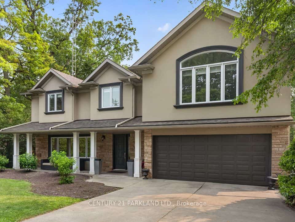 1302 Hillview Crescent, Oakville, ON L6H 2C7