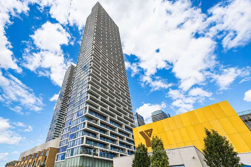 5 Buttermill Avenue, Vaughan