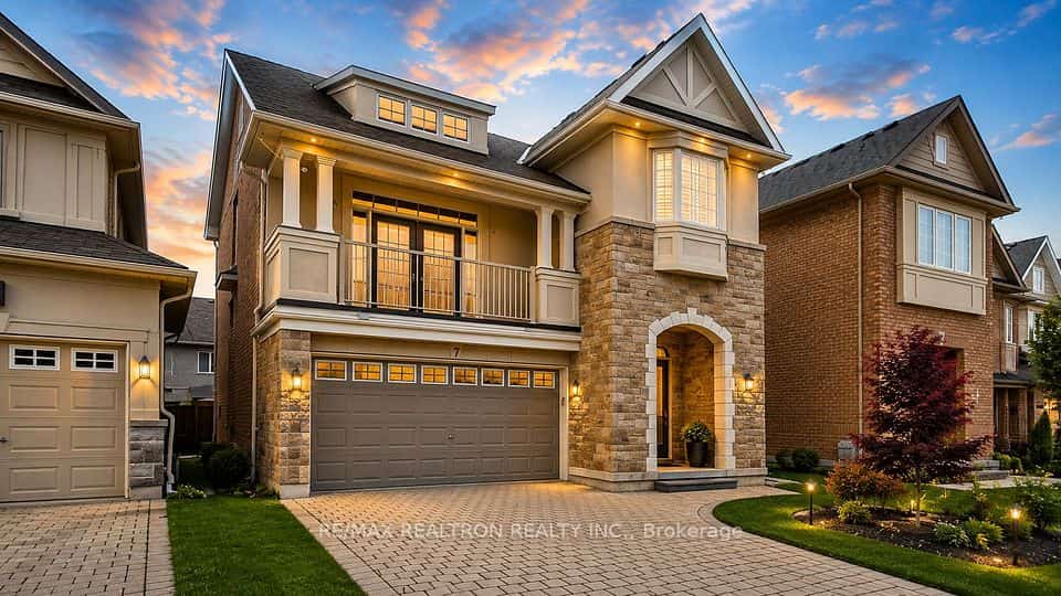 7 Military Court, Richmond Hill, ON L4E 0M3