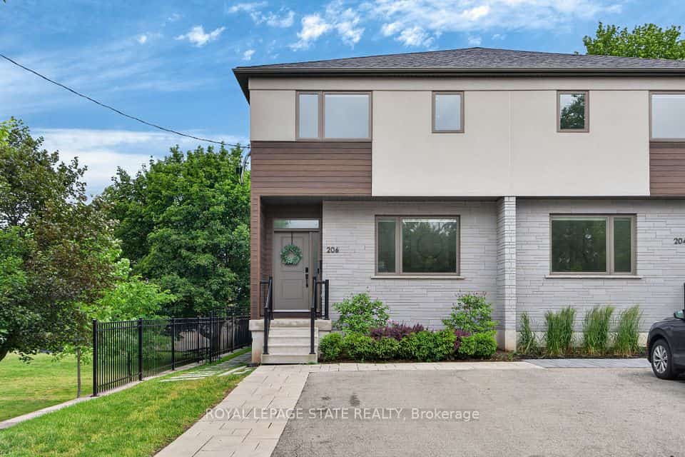 206 Canada Street, Hamilton, ON L8P 1P6