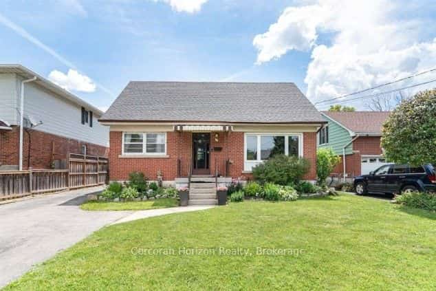 43 Wyngate Avenue E, Hamilton, ON L8G 1T3