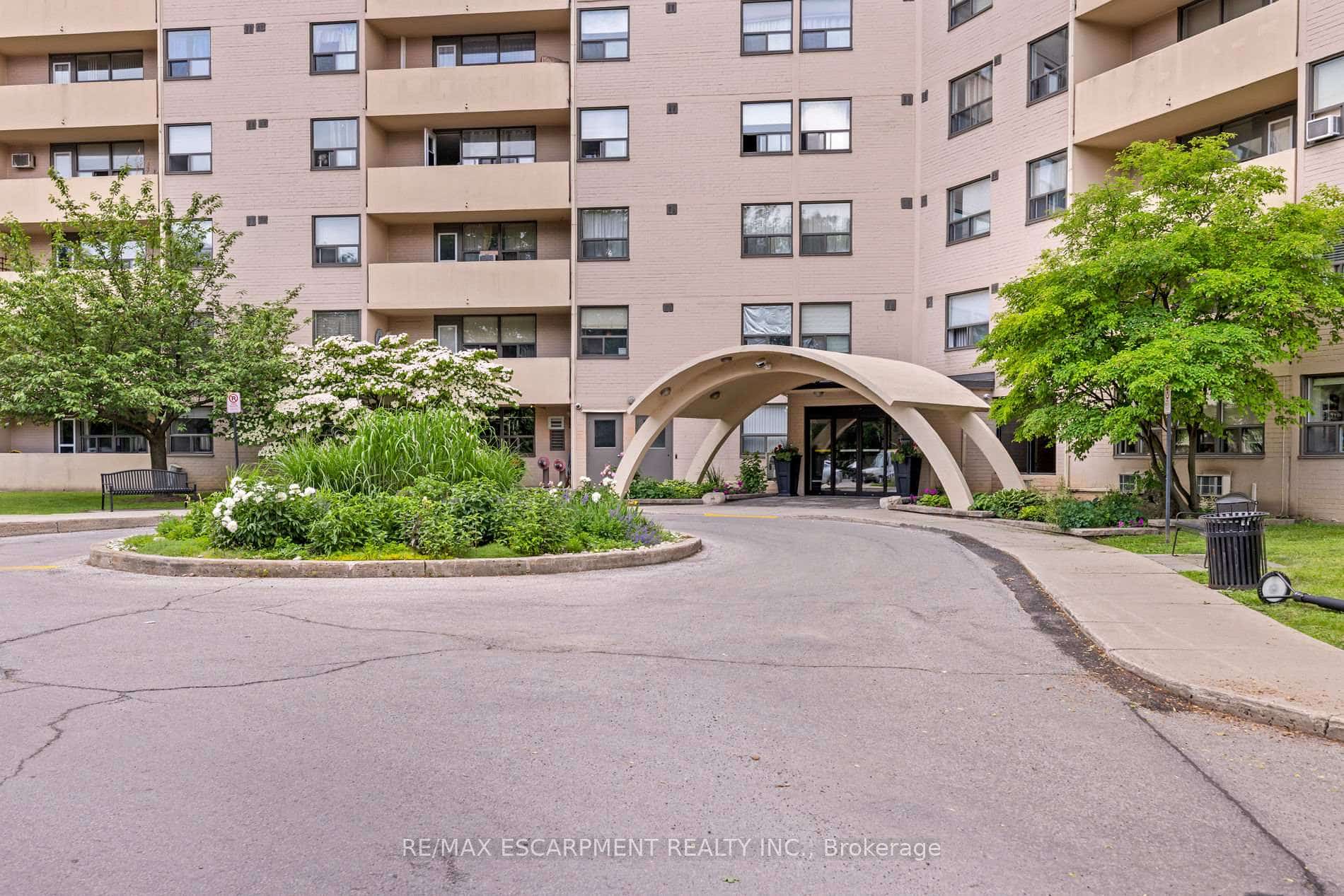 700 Dynes Road #414, Burlington, ON L7N 3M2