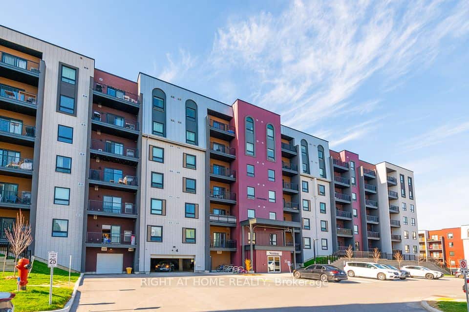 4 Spice Way, Barrie, Barrie