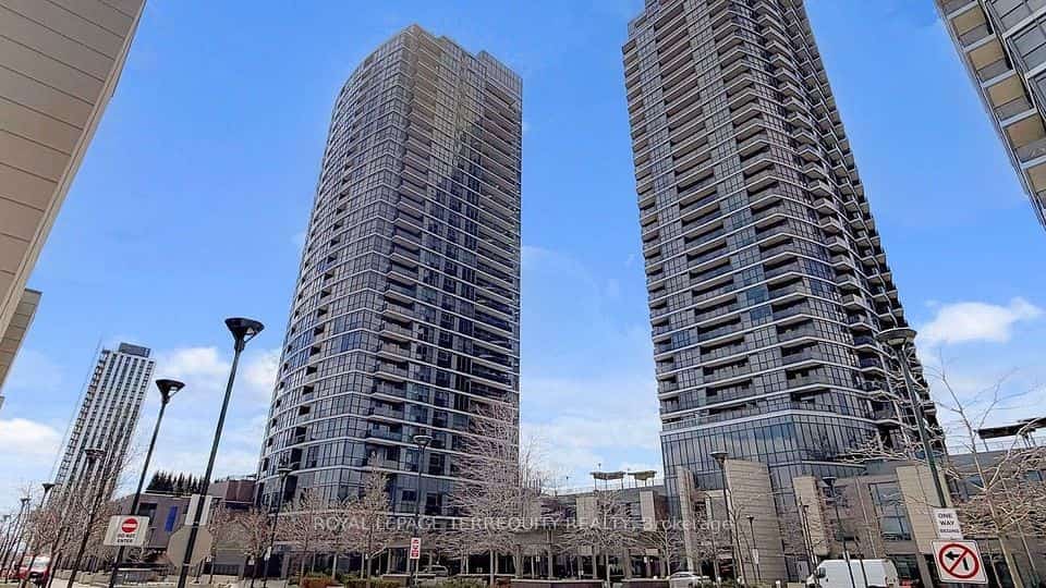 9 Valhalla Inn Road #1304, Toronto, ON M9B 0B2