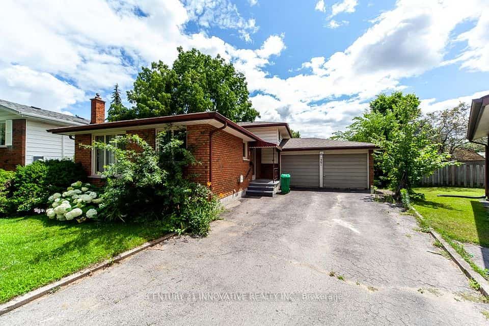 501 Barnes Crescent, Peterborough, ON K9J 7Z2