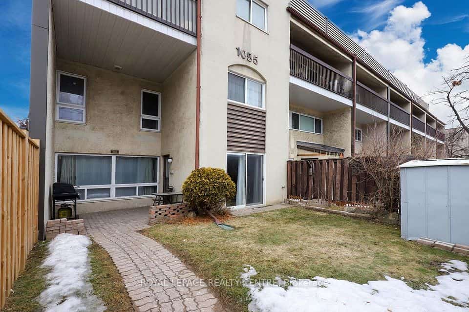 1055 Dundas Street E #171, Mississauga, ON L4Y 3X6
