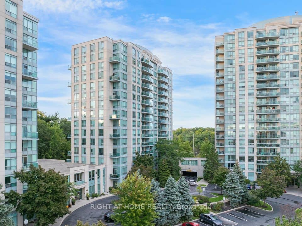 2565 Erin Centre Boulevard, Mississauga