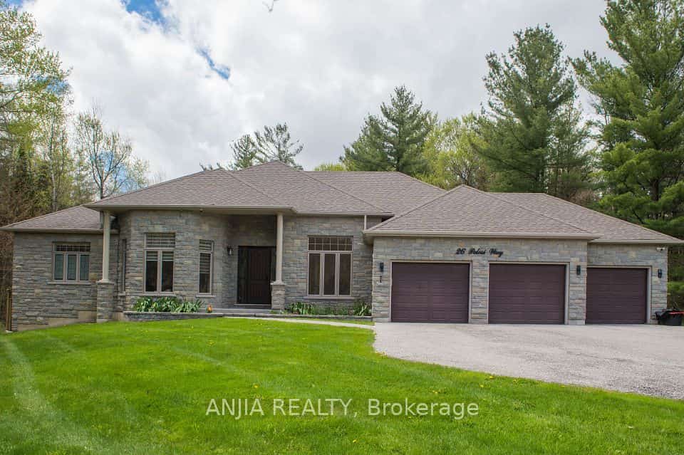 26 Pelosi Way, East Gwillimbury, ON L0G 1M0
