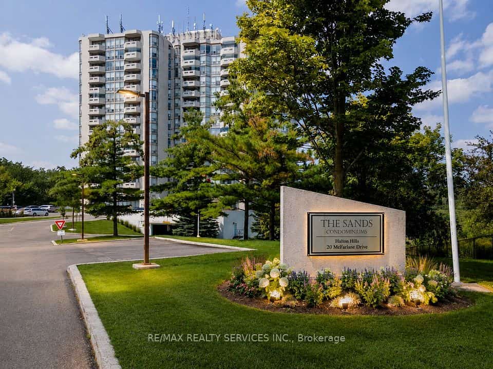 20 McFarlane Drive #107, Halton Hills, ON L7G 5J8
