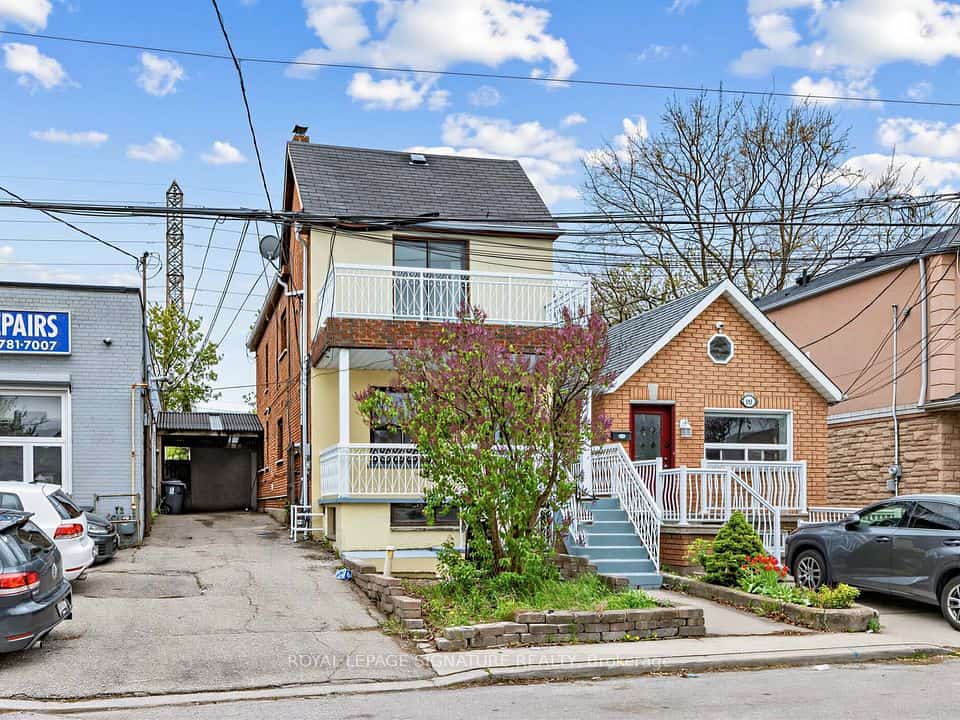 1157 Roselawn Avenue, Toronto, ON M6B 1C5