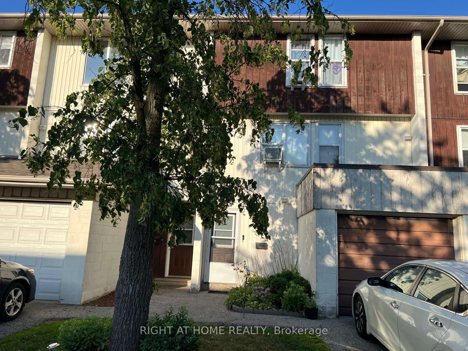 135 Chalmers Street S #81, Cambridge, ON N1R 6M2