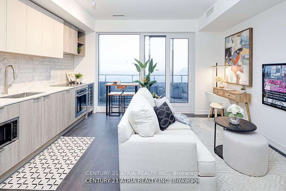 2020 Bathurst Street #1810, Toronto, ON M5P 0A6