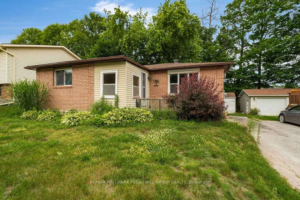 857 Birchwood Drive, Midland, ON L4R 4Y3