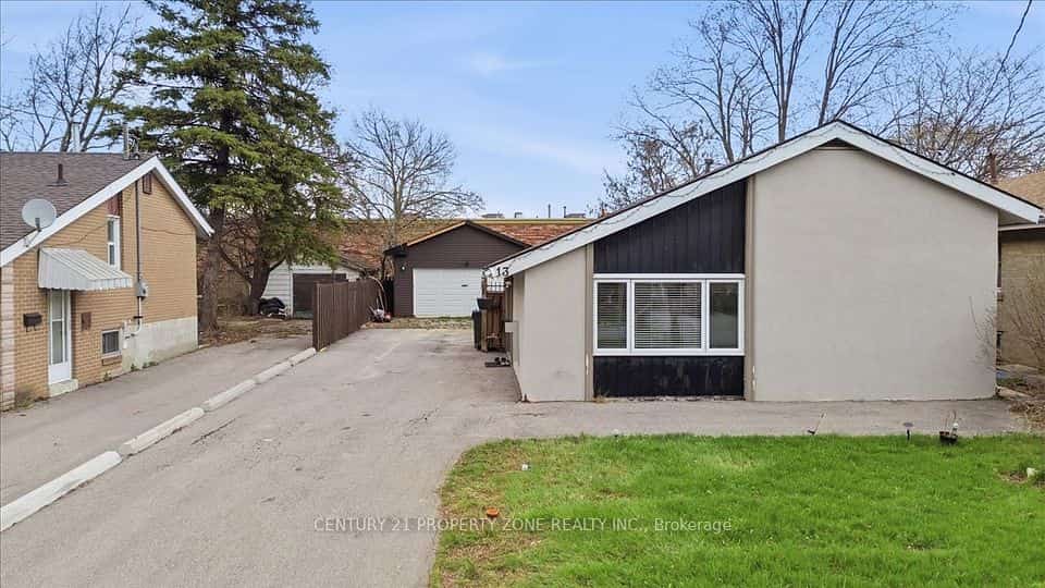 13 Cornwall Road, Brampton, ON L6W 1M8