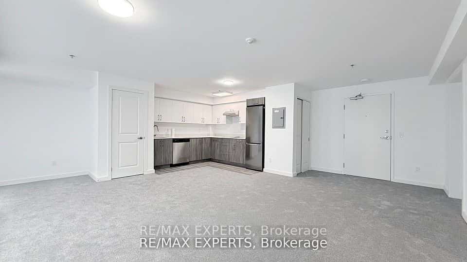 45 Connaught Avenue #302, Toronto, ON M4L 2V8