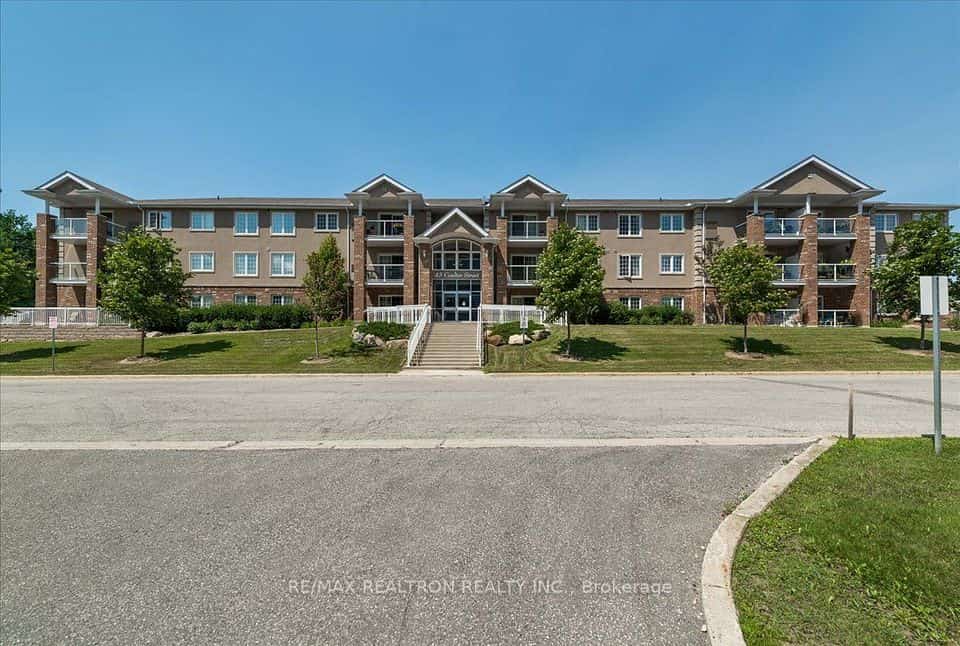 43 Coulter Street #3, Barrie, ON L4N 6L9