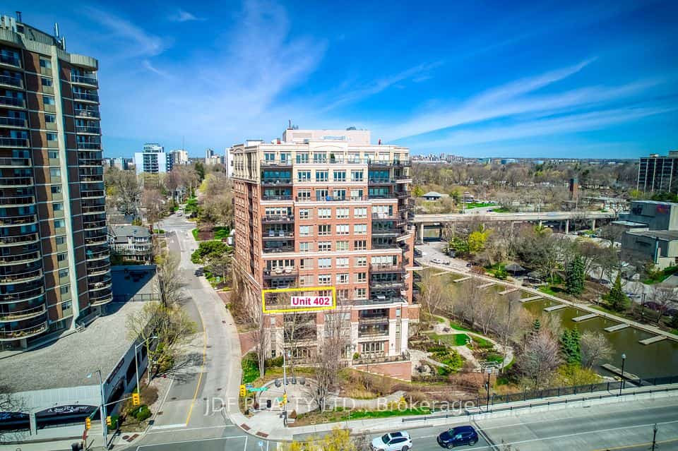 111 Forsythe Street #402, Oakville, ON L6K 3J9