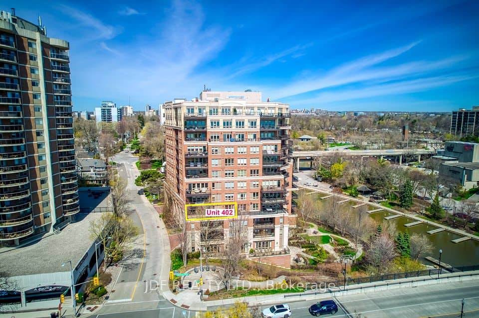 111 Forsythe Street, Oakville