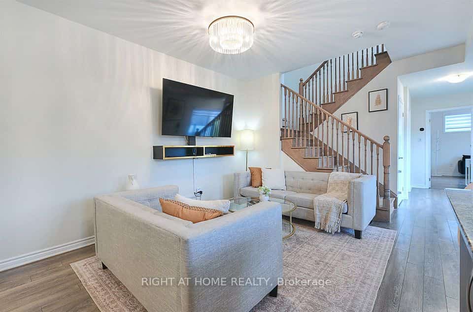 1148 Dragonfly Ave Avenue #403, Pickering, ON L1X 0H5
