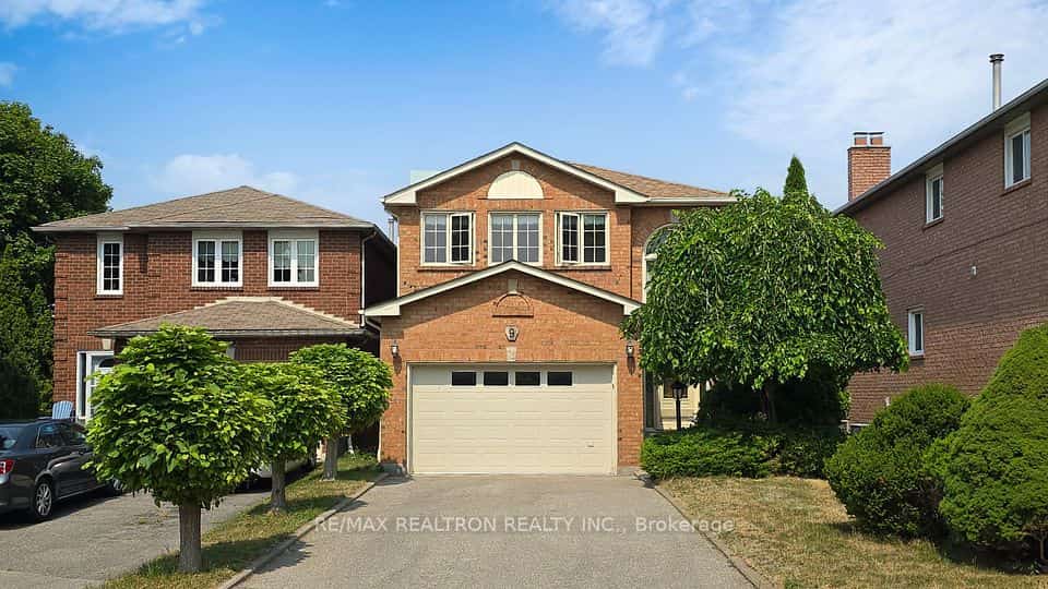 9 Cranston Manor Court, Toronto, ON M1J 3M7