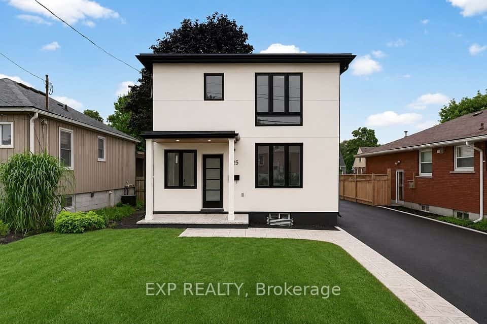 325 Queensdale Avenue E, Hamilton, ON L9A 1L5
