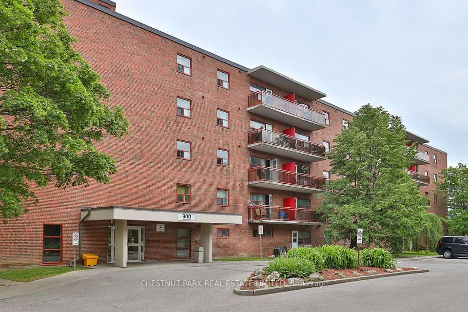 900 Glen Street #218, Oshawa, ON L1J 5Z4