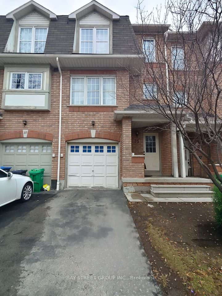 3030 Breakwater Court #35, Mississauga, ON L5B 4N7