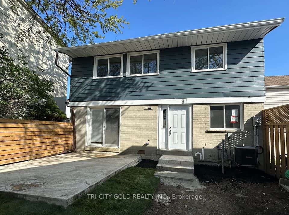 3 Holmstead Court, Brampton, ON L6S 1R9