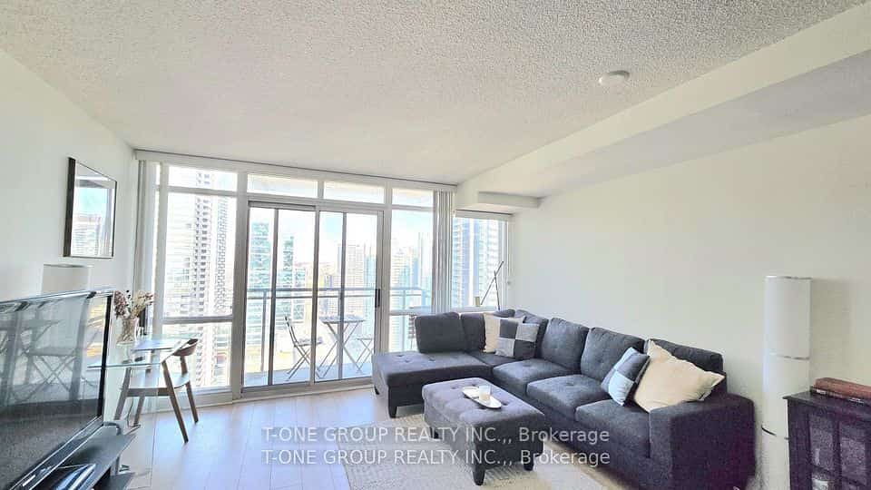 11 Brunel Court #3905, Toronto, ON M5V 3Y3