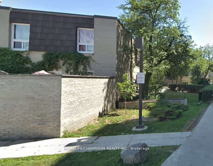 23 Four Winds Drive #14, Toronto, ON M3J 1K7