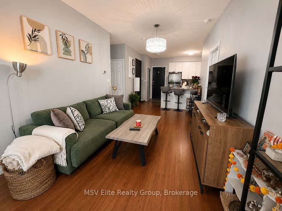 3504 Hurontario Street #212, Mississauga, ON L5B 0B9