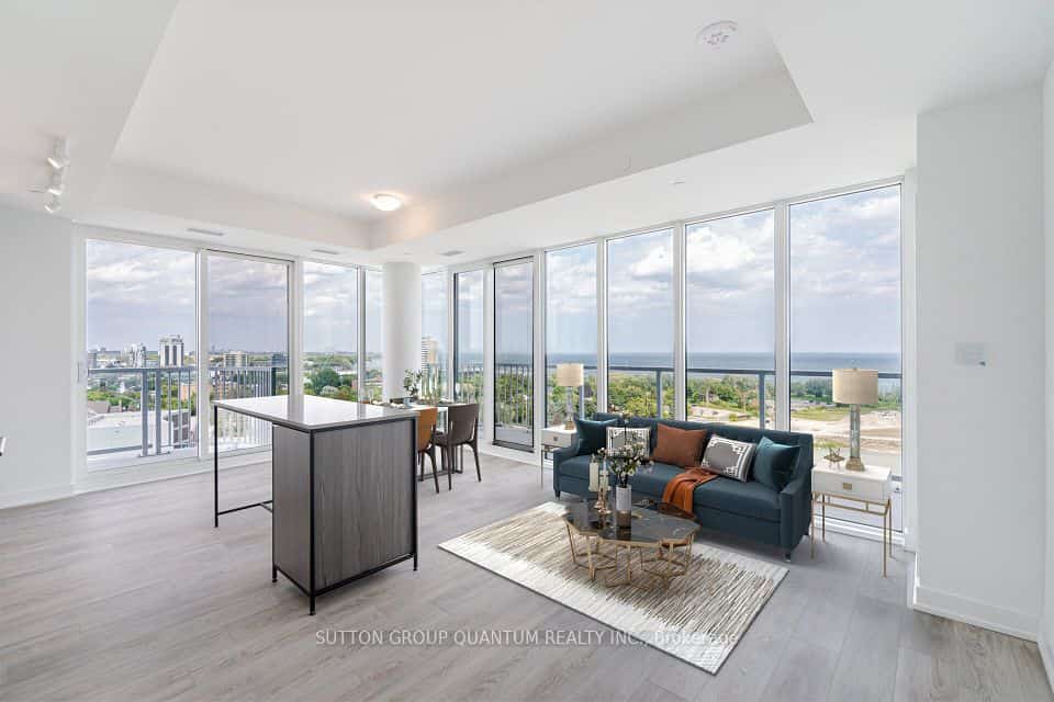 220 Missinnihe Way #1305, Mississauga, ON L5H 0A9