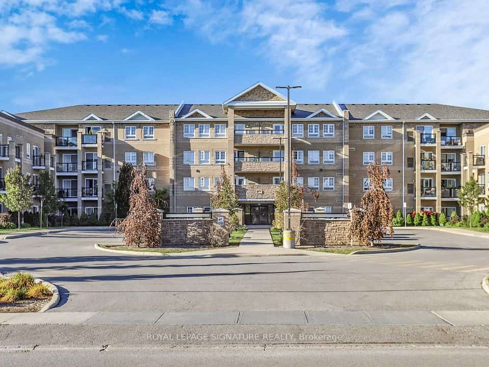 481 Rupert Avenue #114, Whitchurch-Stouffville, ON L4A 1Y7