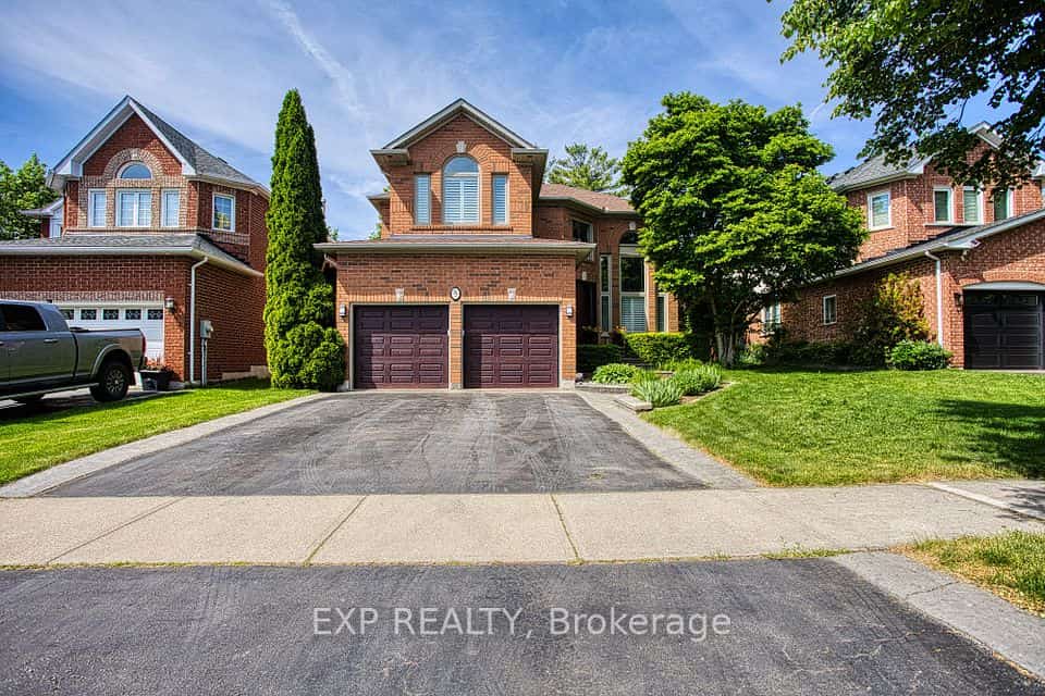 5 Shetland Drive, Hamilton, ON L8B 0N9