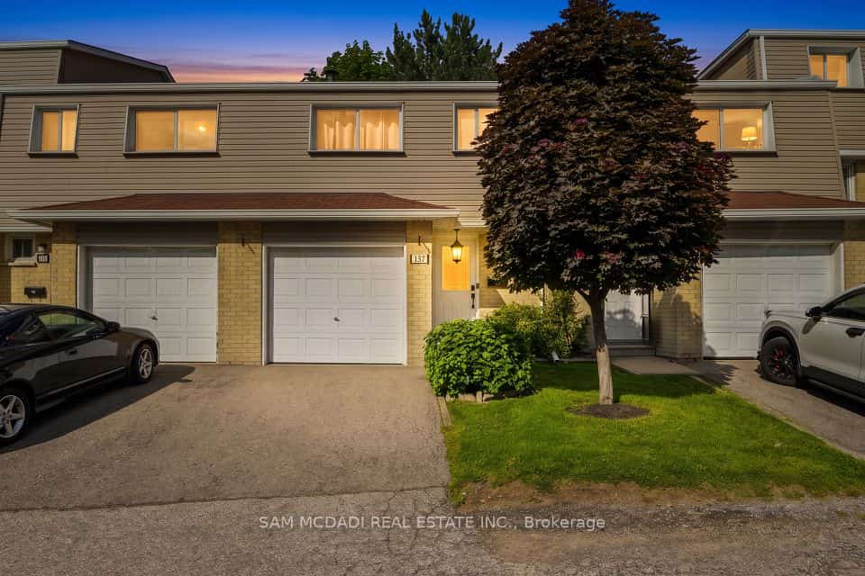 400 Mississauga Valley Boulevard #157, Mississauga, ON L5A 3N6