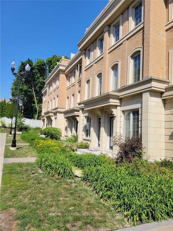 50 Hargrave Lane, Toronto