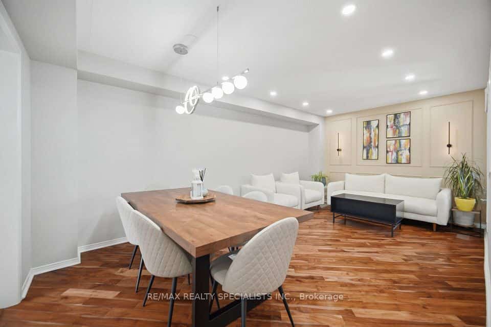 5230 Glen Erin Drive #119, Mississauga, ON L5M 5Z7