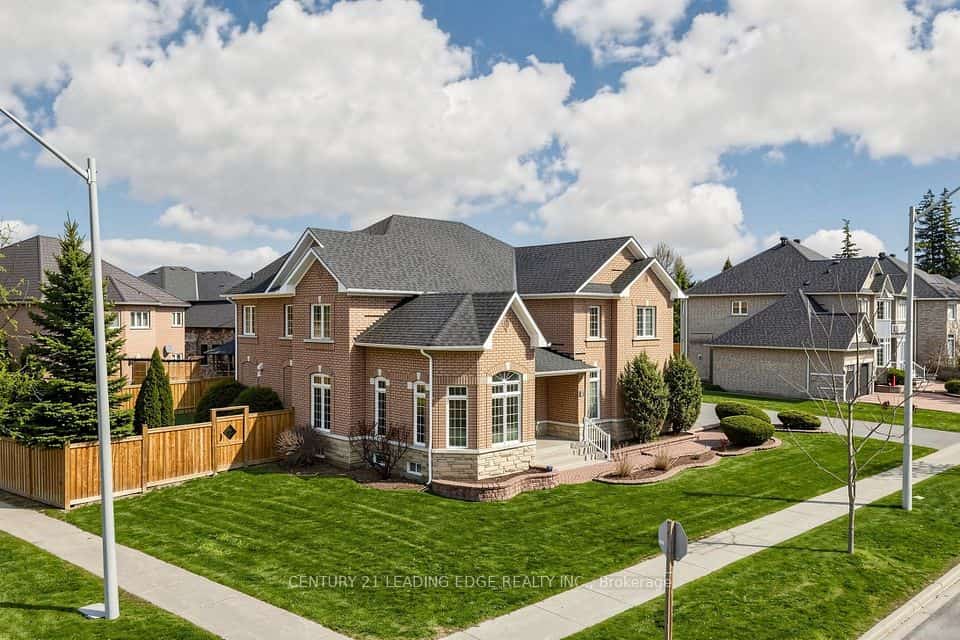 5 Lemsford Drive, Markham, ON L3S 3V1
