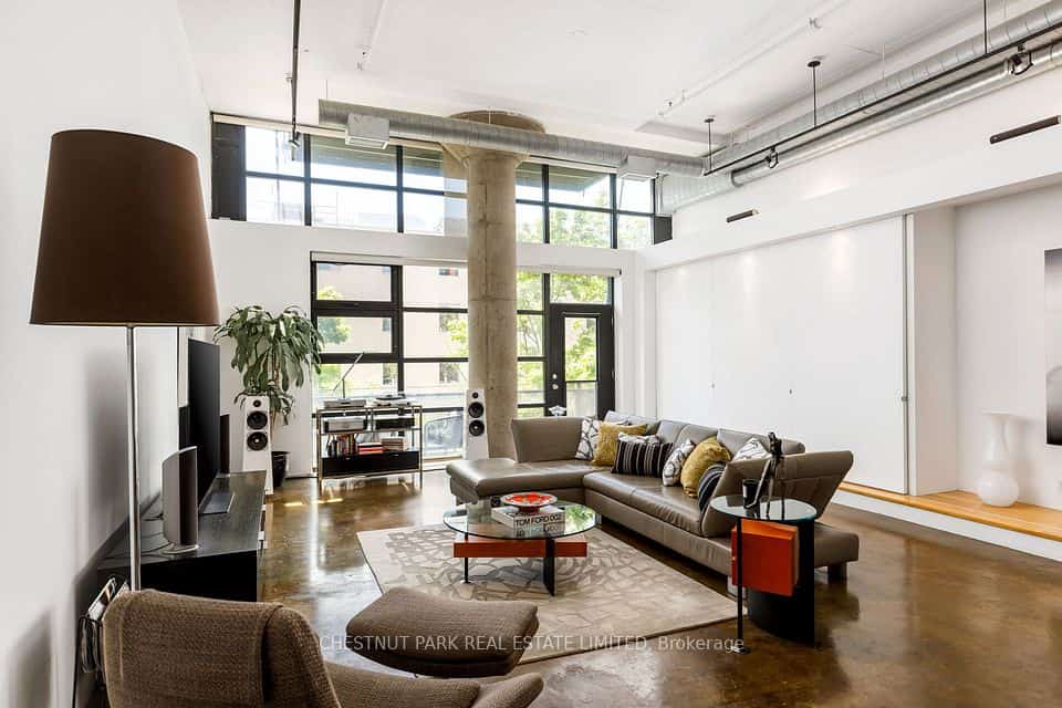 90 Sumach Street W #306, Toronto, ON M5A 4R4