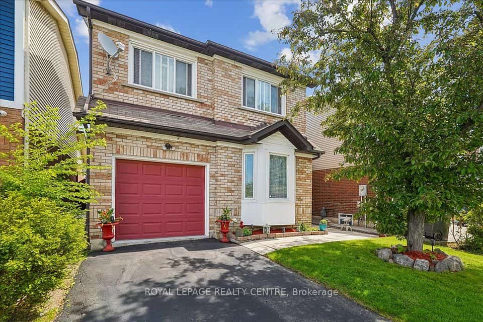 116 Chipmunk Crescent, Brampton, ON L6R 1B4
