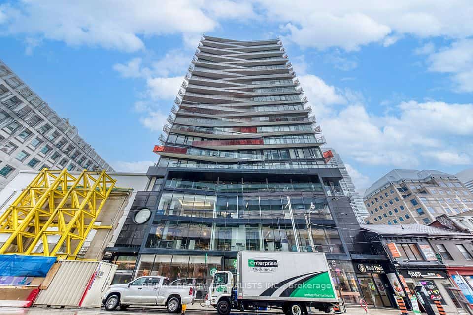 215 Queen Street W #1405, Toronto, ON M5V 0P5