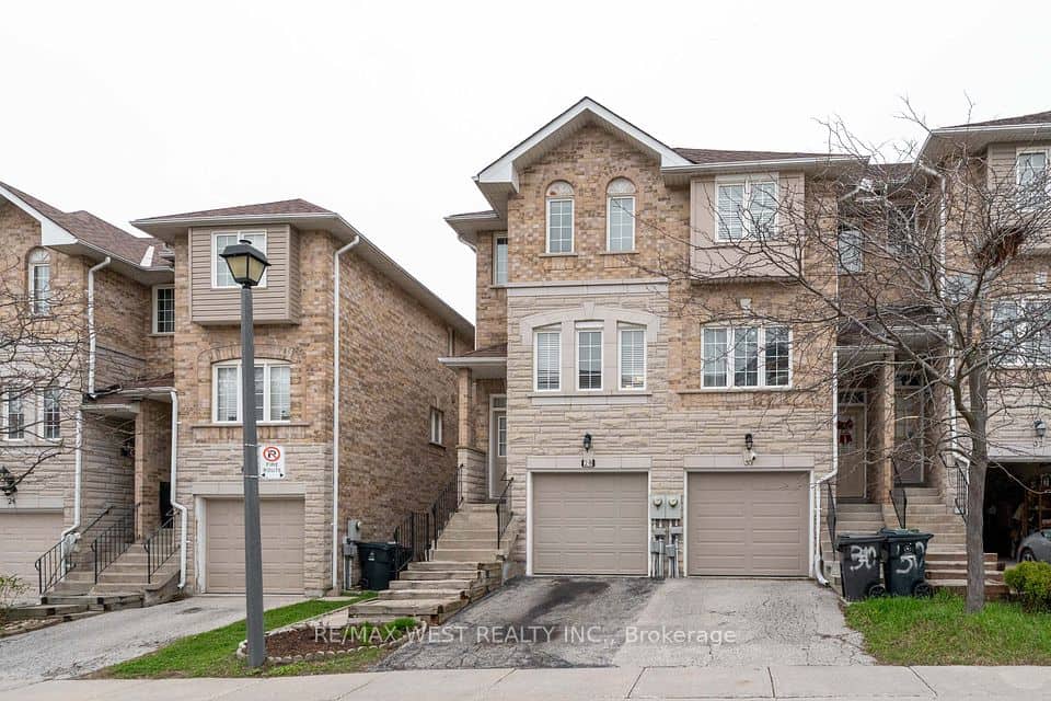 28 Shining Star Crescent, Toronto