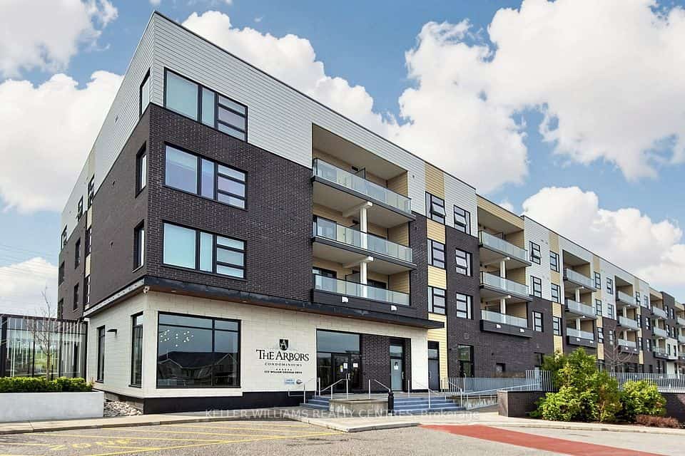 555 William Graham Drive #101, Aurora, ON L4G 3H9