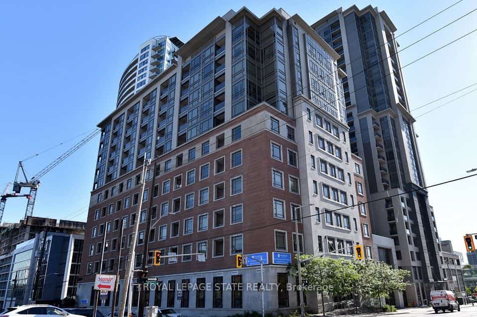150 Main Street W #603, Hamilton, ON L8P 1H8