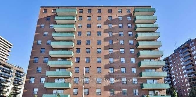 49 Queen Street E, Mississauga