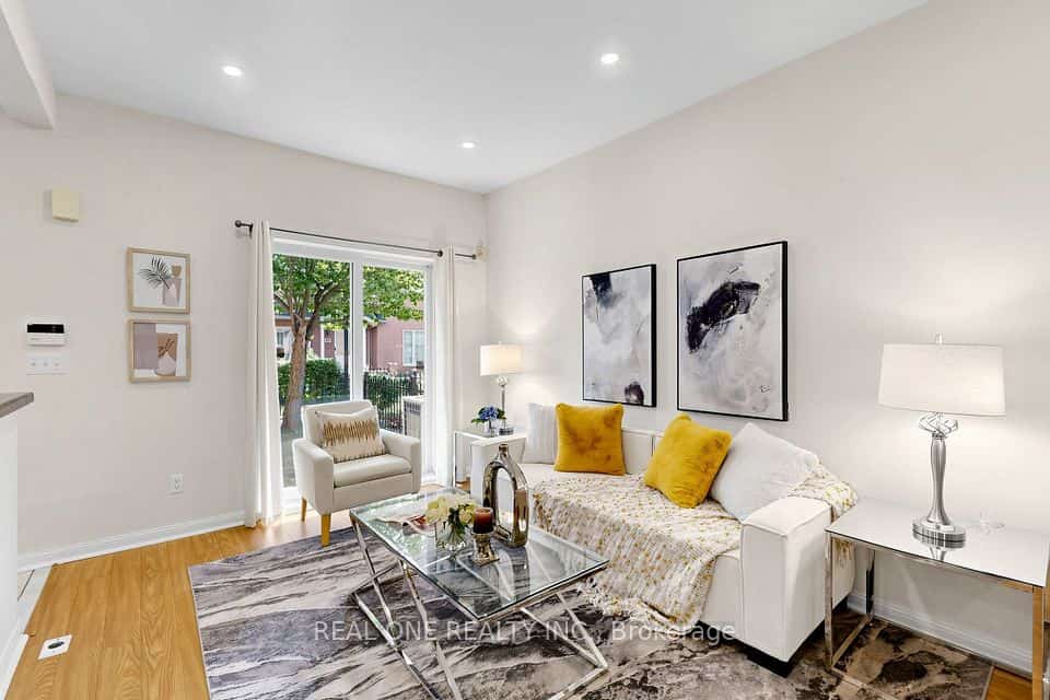 12 St Moritz Way #6, Markham, ON L3R 4E8