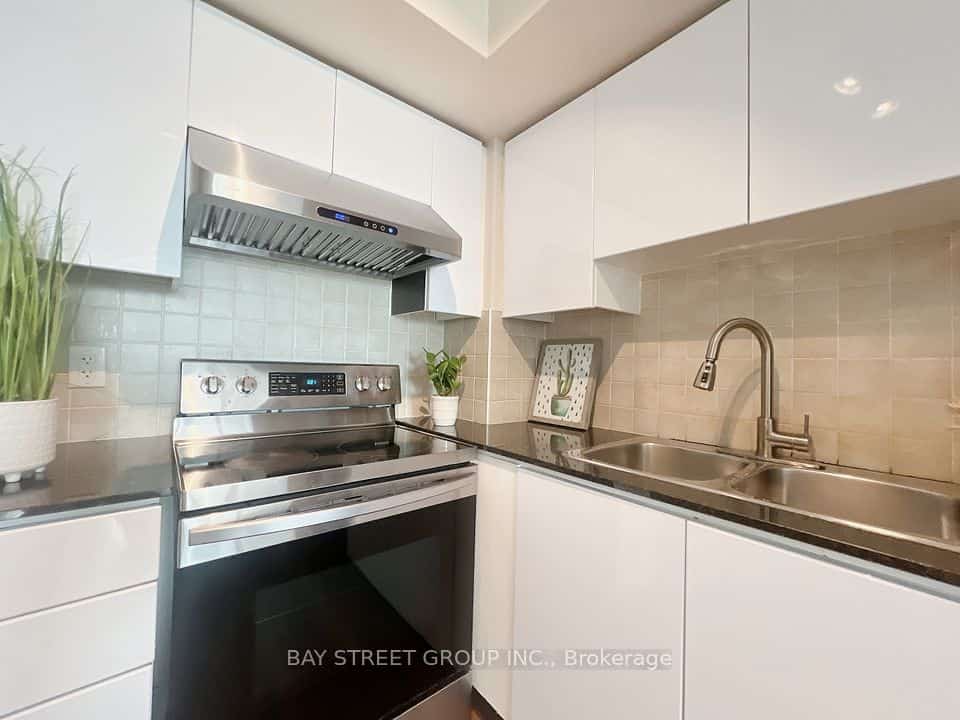 25 Viking Lane #956, Toronto, ON M9B 0A1