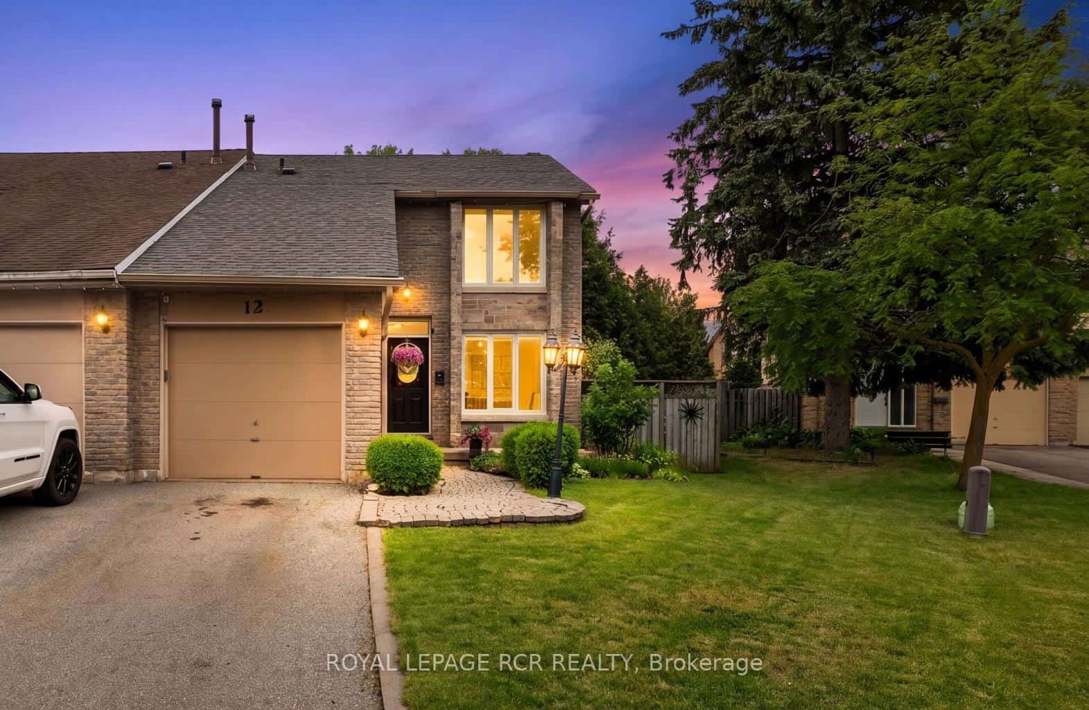 12 Macassa Court, Brampton, ON L6Z 1B3