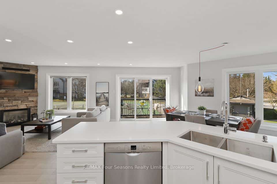 835 Suncrest Circle, Collingwood, ON L9Y 5C7