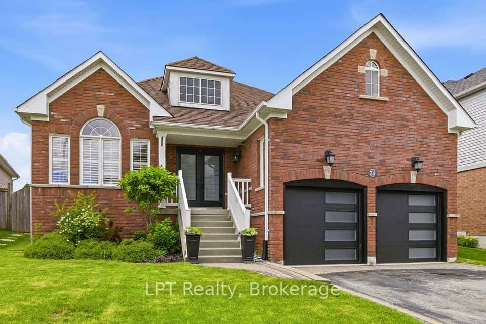 71 Laprade Square, Clarington, ON L1C 0C9